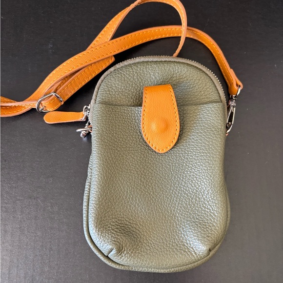 Divina Firenze Amanda Green Leather Cell Phone Crossbody Bag - Picture 1 of 4